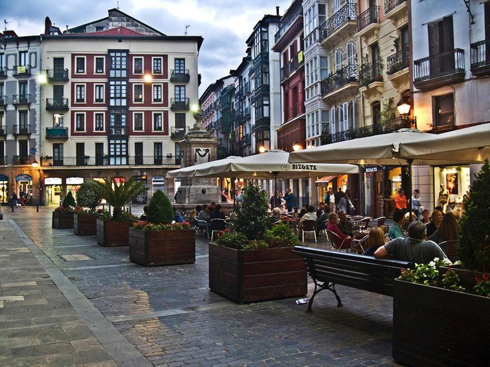 Habitacion Privada En El Centro De Bilbao Bagian luar foto