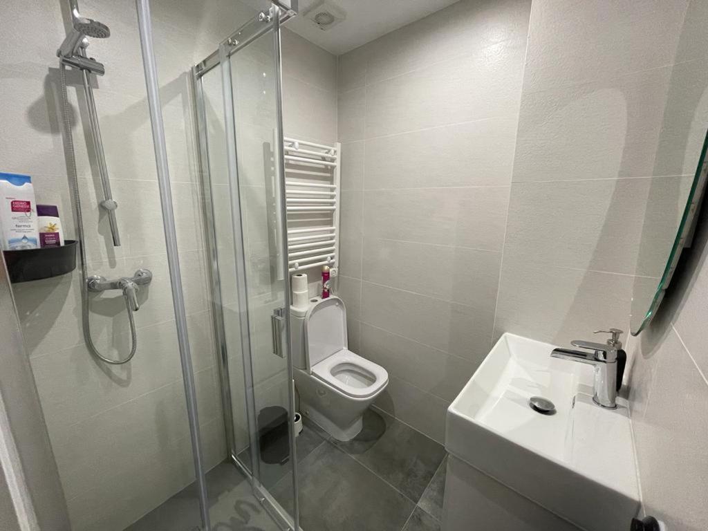 Habitacion Privada En El Centro De Bilbao Bagian luar foto